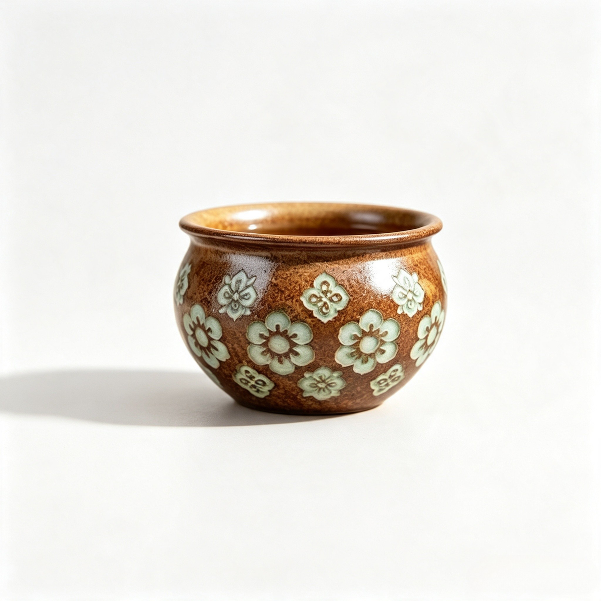 Retro Floral Embossed Wide Tea Bowl